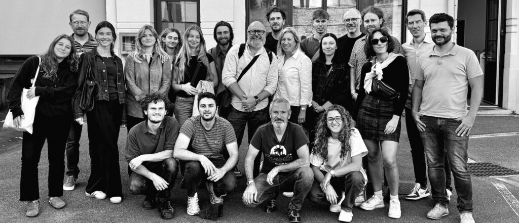Photographie collective de l’équipe Hikari