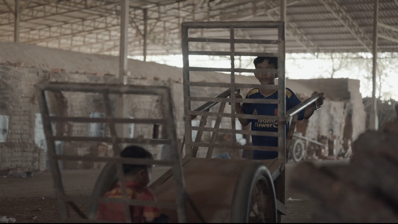 Cambodge : les briques de sang
