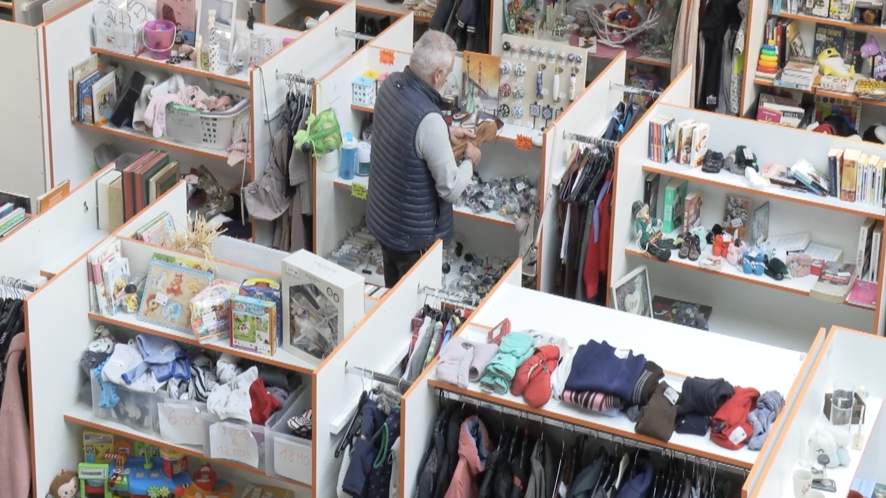 Vide-greniers permanents : mieux que les soldes !